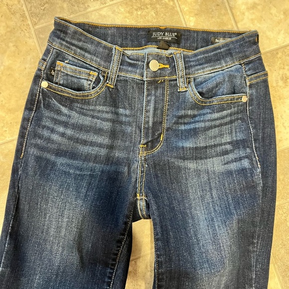 Women’s Judy Blue 0/24 skinny fit jeans like new distressed - Picture 3 of 9